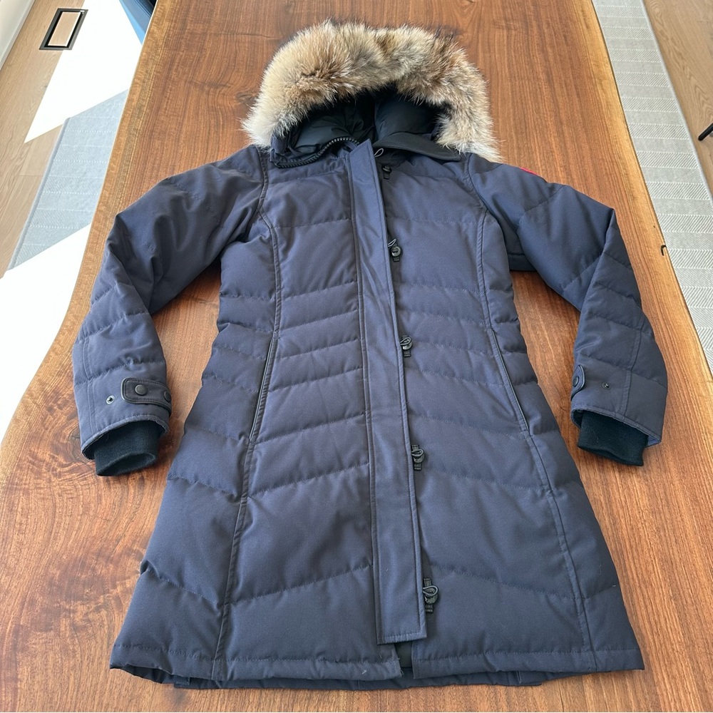 Women’s Canada Goose Parka Small Navy Lorette Heritage Parka w/ fur hood trim